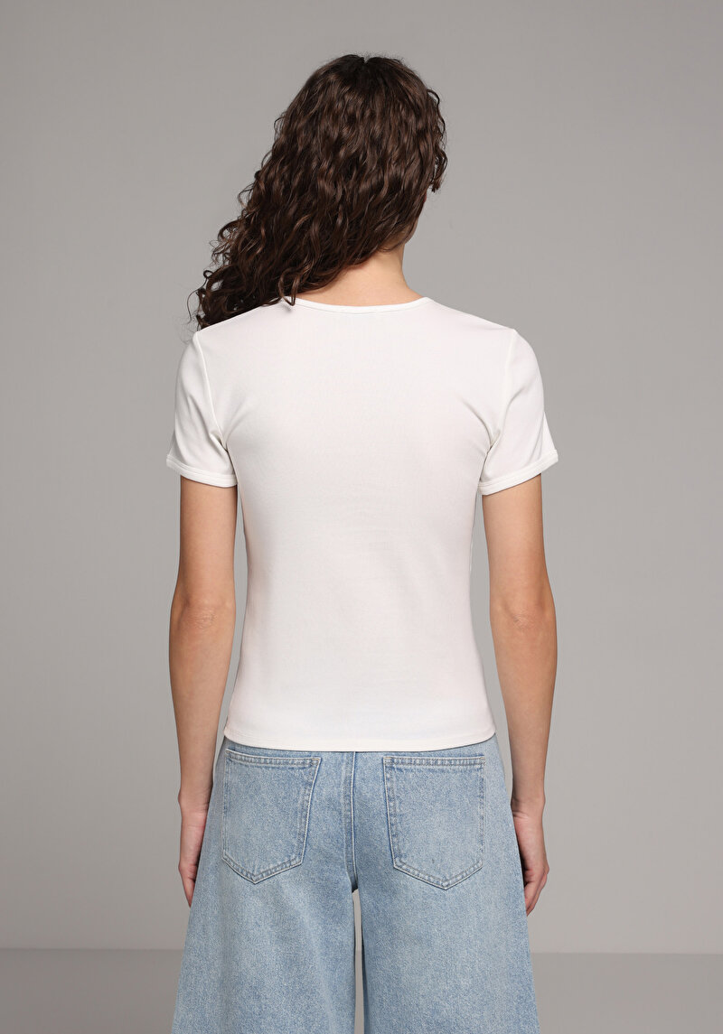Slim Fit Yuvarlak Yaka Baskılı Kadın Ekru Kısa Kol Tişört