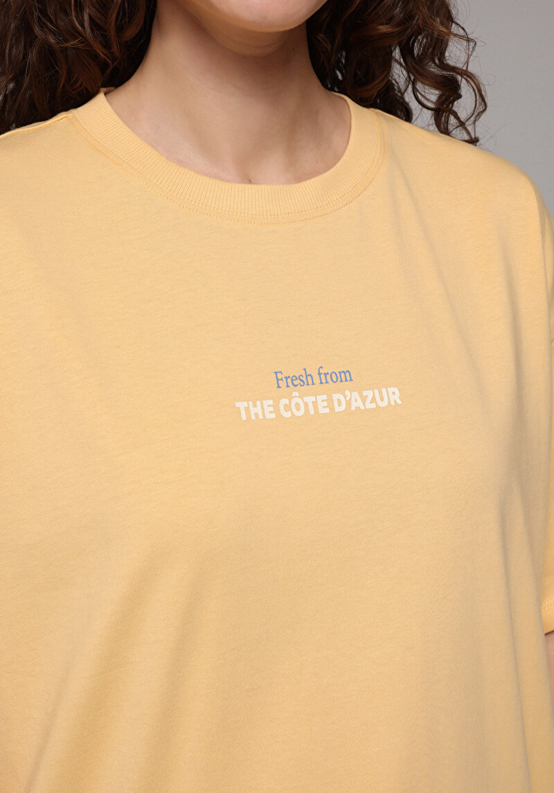 Oversize Fit Yuvarlak Yaka Düz Kadın Sari Kısa Kol Tişört