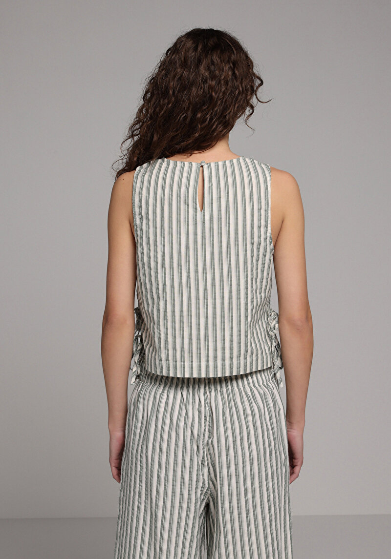 Fashion Fit Yuvarlak Yaka Çizgili Kadın Yeşil Kolsuz Gömlek