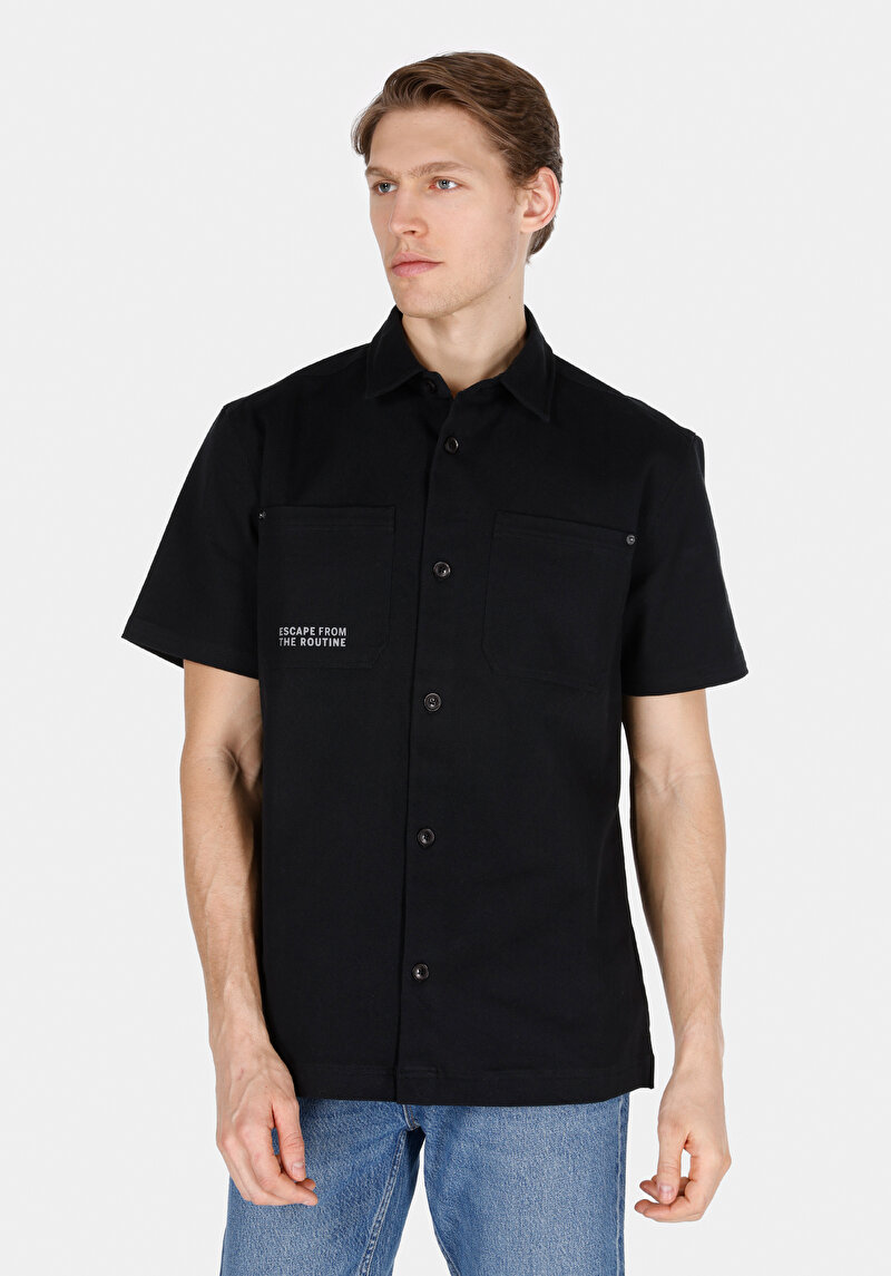 Comfort Fit Shirt Neck Düz Erkek Siyah Kısa Kol Gömlek