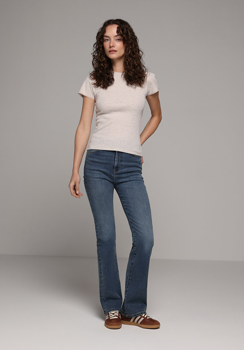 Slim Fit Yuvarlak Yaka Düz Kadın Bej Kısa Kol Tişört