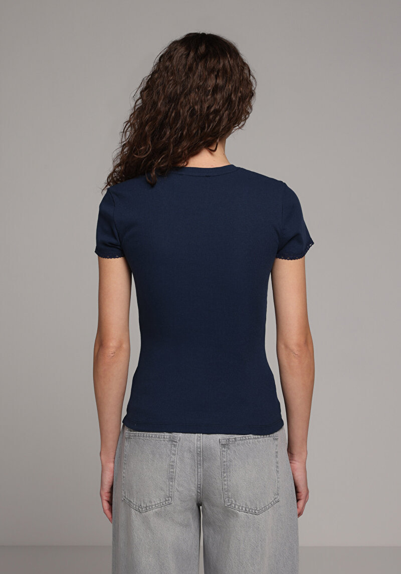 Slim Fit Yuvarlak Yaka Düz Kadın Lacivert Kısa Kol Tişört