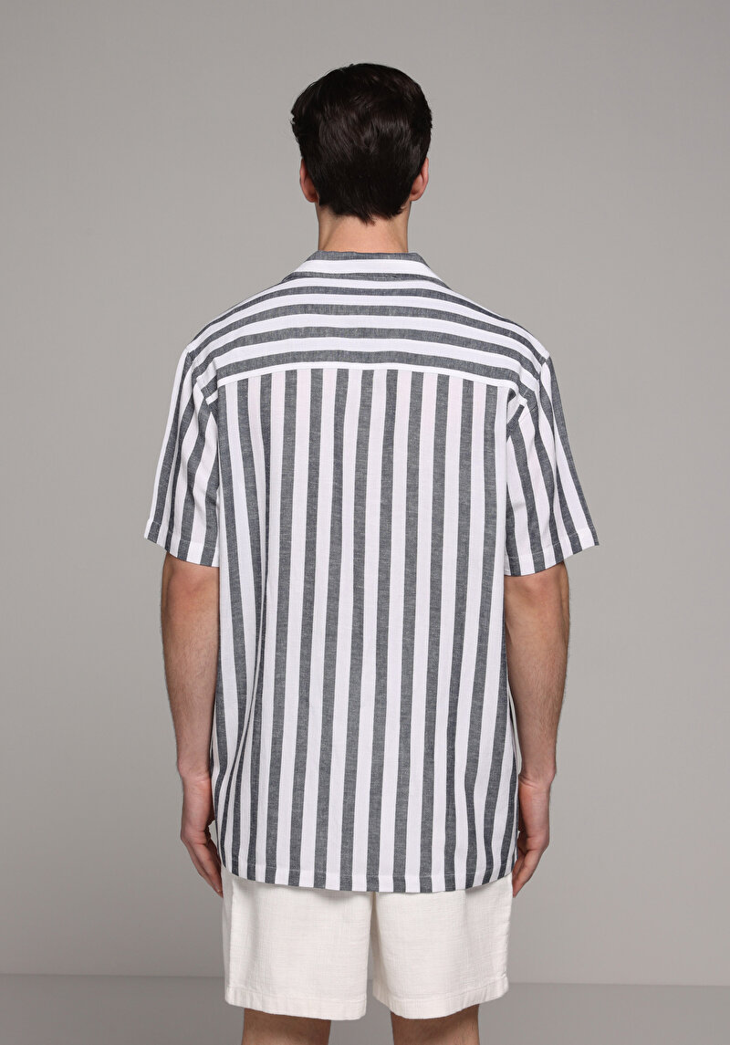 Relaxed Fit Apaj Yaka Çizgili Erkek Lacivert Kısa Kol Gömlek