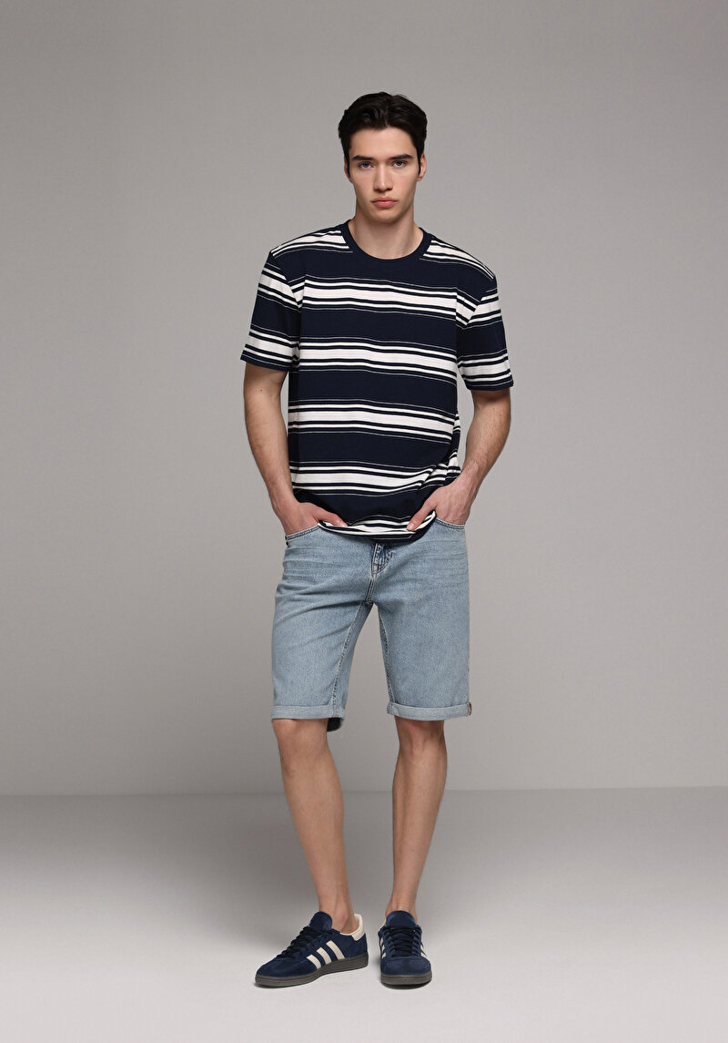 Straight Fit Orta Bel Düz Erkek Light İndigo Denim Jean Şort