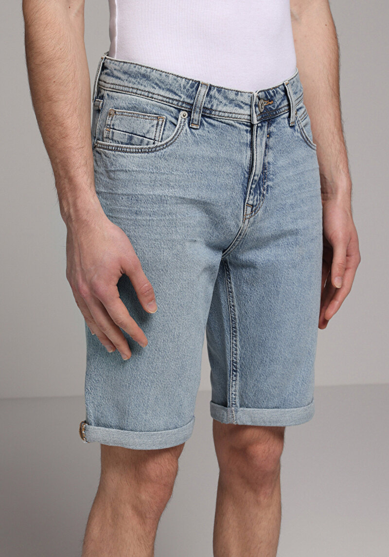 Straight Fit Orta Bel Düz Erkek Light İndigo Denim Jean Şort