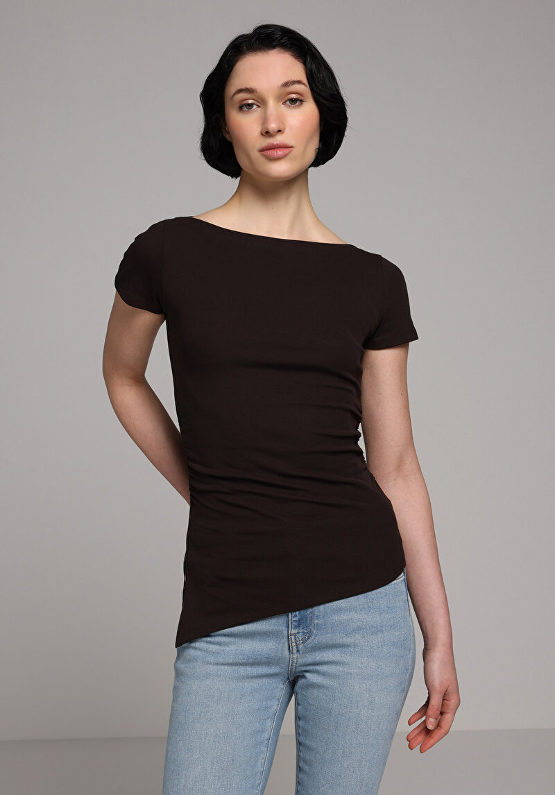 Slim Fit Kayık Yaka Düz Kadın Kahverengi Kısa Kol Tişört