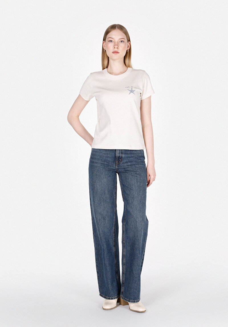 Slim Fit Yuvarlak Yaka Baskılı Kadın Beyaz Kısa Kol Tişört