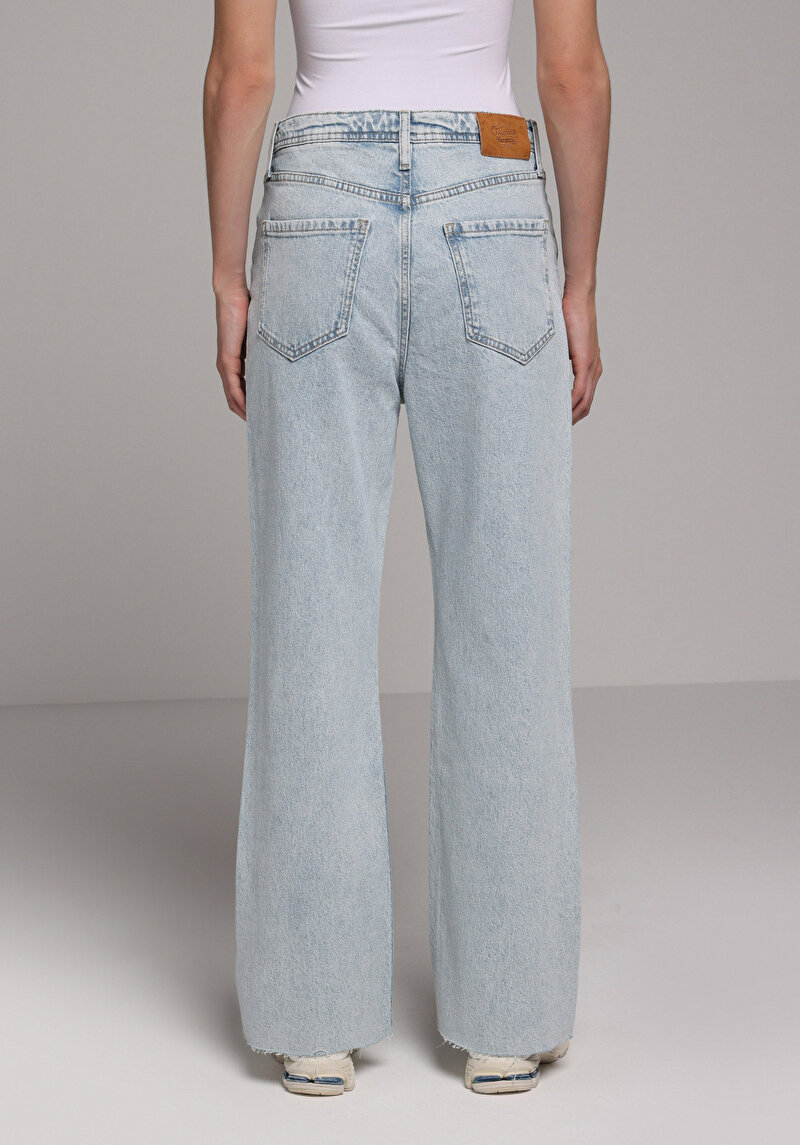 Straight Fit Kadın Light İndigo Denim Jean Pantolon