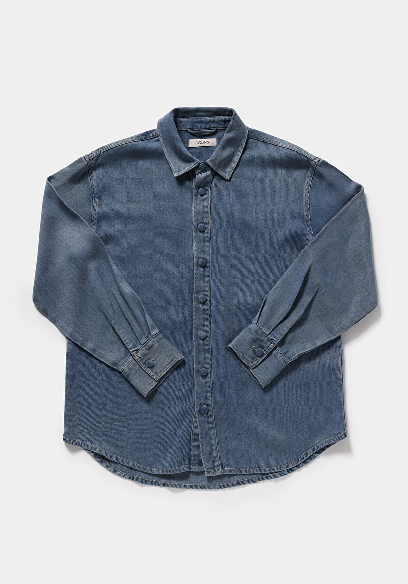 Oversize Fit Klasik Yaka Düz Kadın Light İndigo Denim Uzun Kol Gömlek