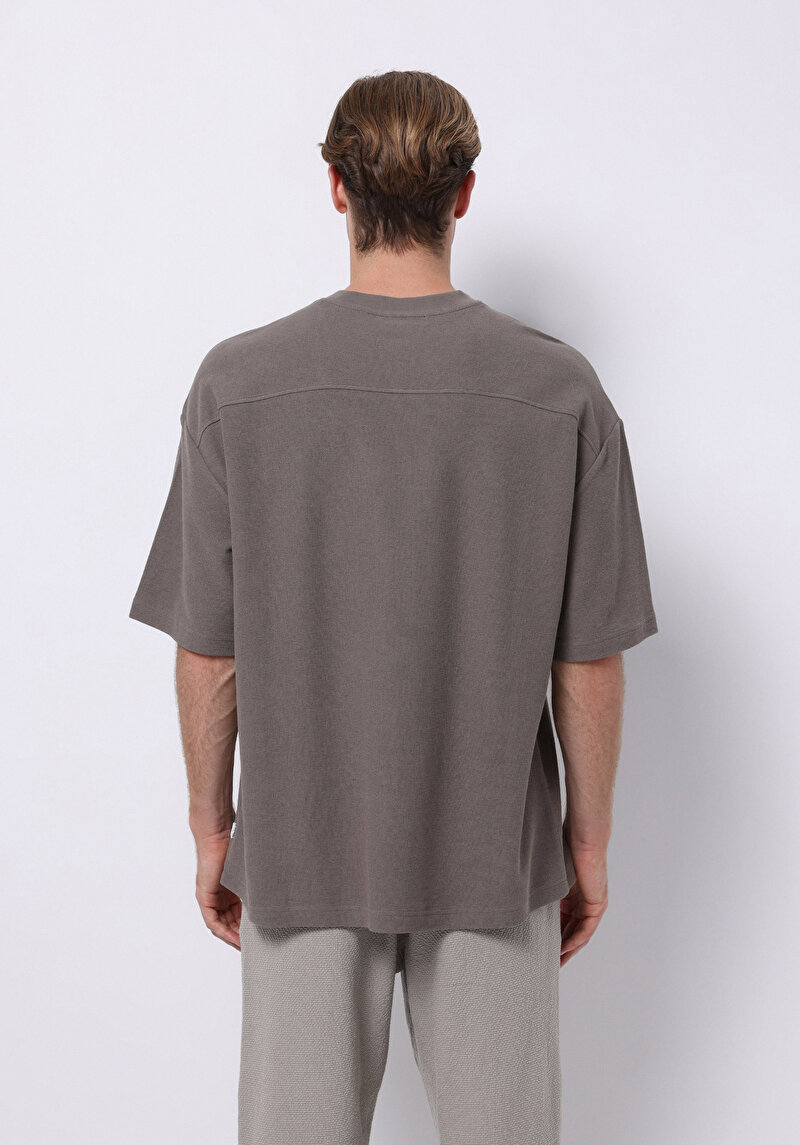 Oversize Fit Yuvarlak Yaka Düz Erkek Kahverengi Kısa Kol Tişört