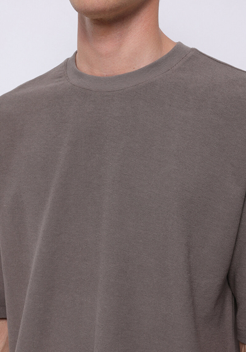 Oversize Fit Yuvarlak Yaka Düz Erkek Kahverengi Kısa Kol Tişört