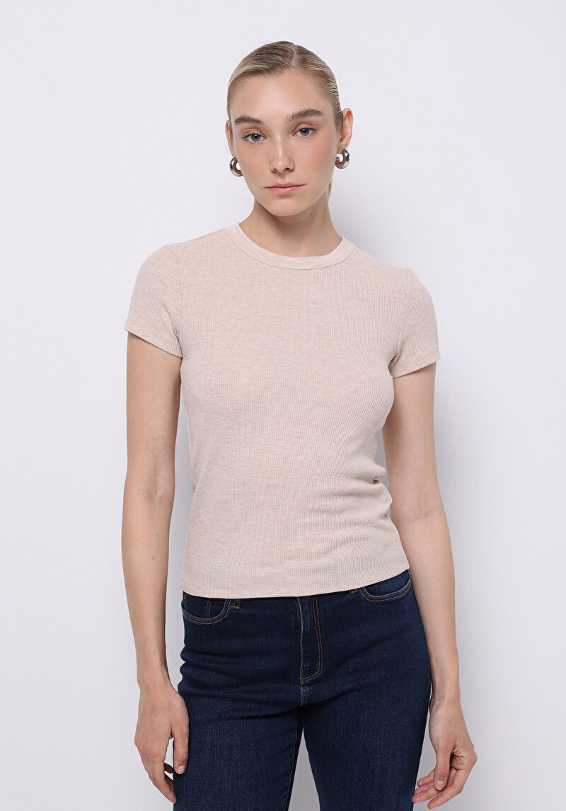 Slim Fit Yuvarlak Yaka Düz Kadın Bej Kısa Kol Tişört