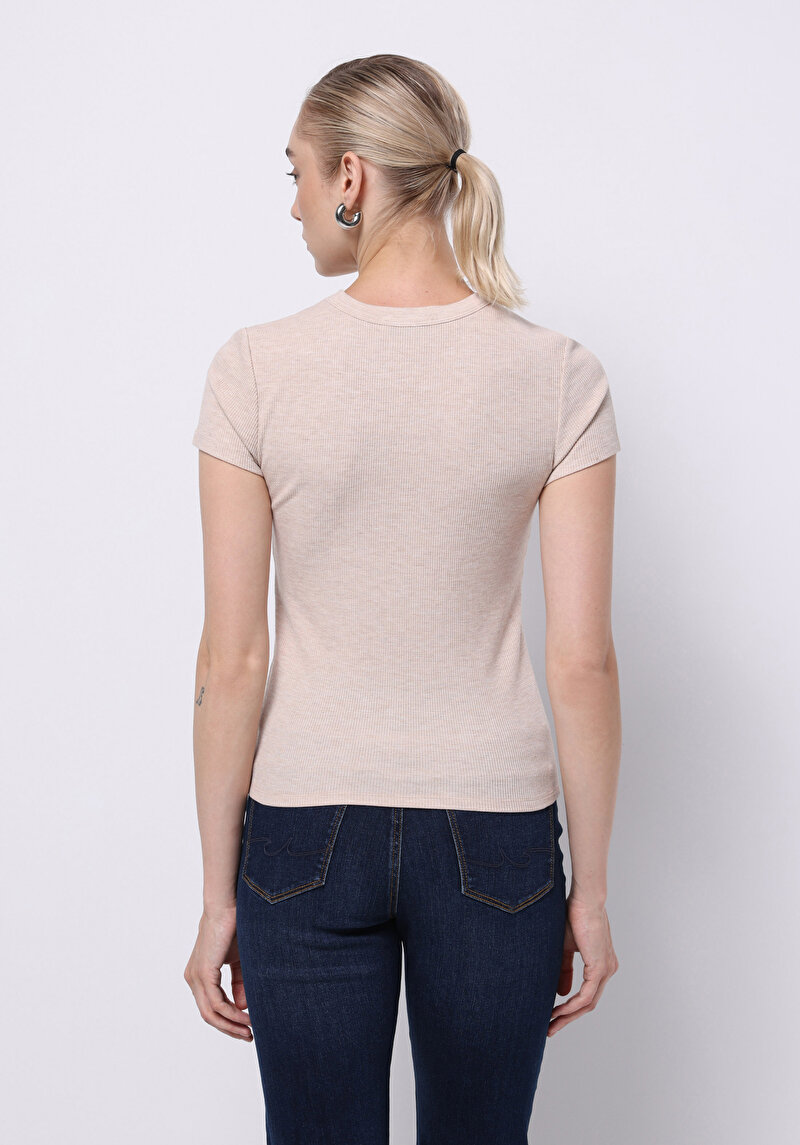 Slim Fit Yuvarlak Yaka Düz Kadın Bej Kısa Kol Tişört