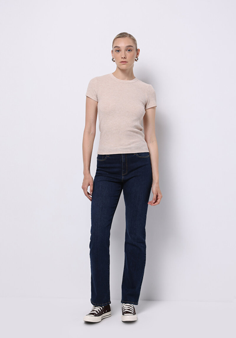 Slim Fit Yuvarlak Yaka Düz Kadın Bej Kısa Kol Tişört