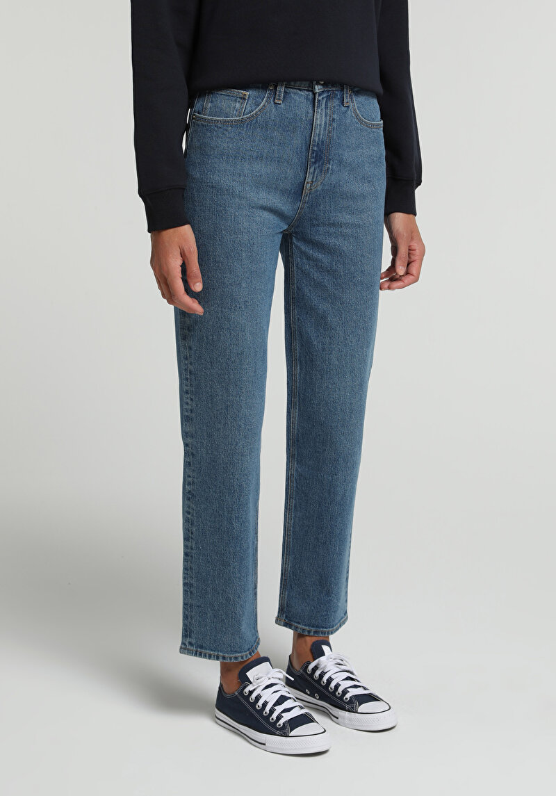 Slim Tapered Fit Kadın Light İndigo Denim Jean Pantolon