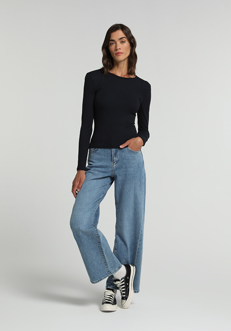 Slim Fit Yuvarlak Yaka Düz Kadın Siyah Uzun Kol Tişört