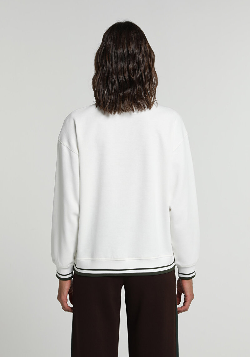 Regular Fit Yuvarlak Yaka Nakışlı Kadın Ekru Sweatshirt