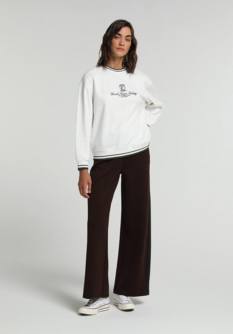 Regular Fit Yuvarlak Yaka Nakışlı Kadın Ekru Sweatshirt