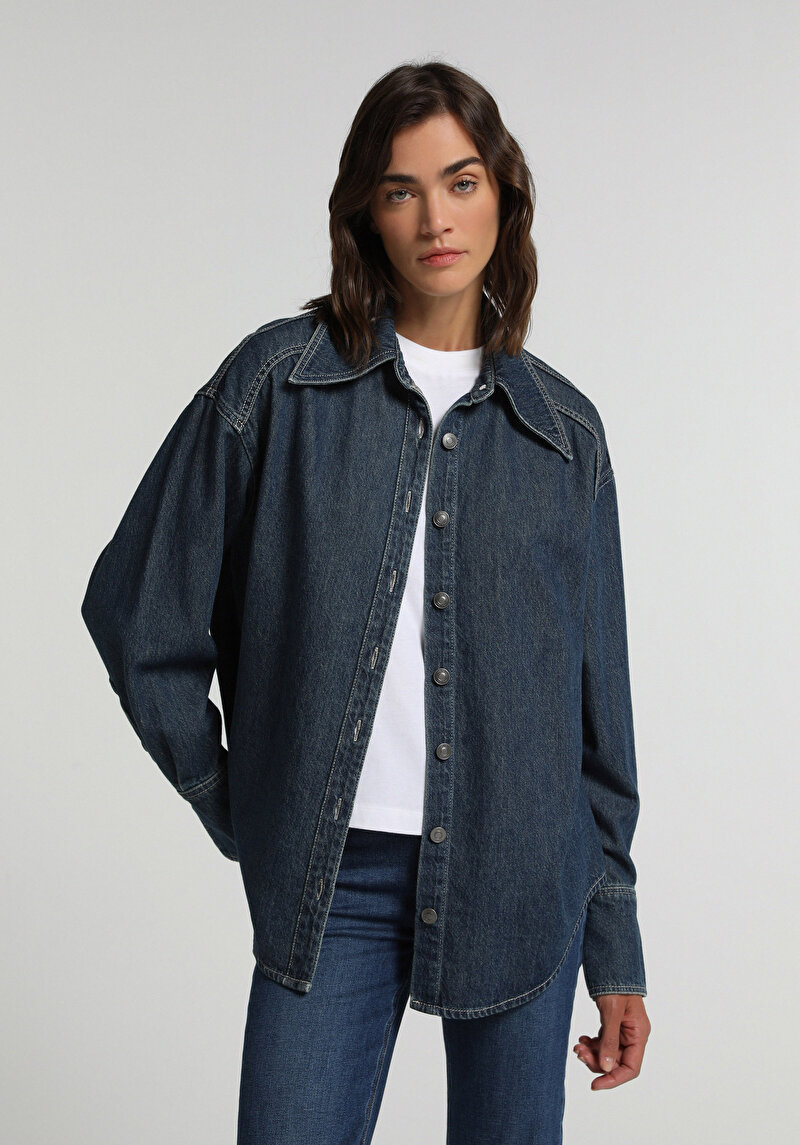 Oversize Fit Klasik Yaka Düz Kadın Mid İndigo Denim Uzun Kol Gömlek