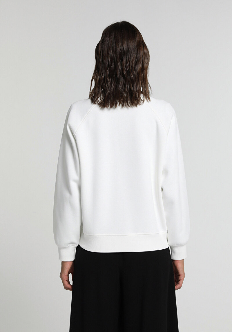 Regular Fit Yuvarlak Yaka Düz Kadın Beyaz Sweatshirt