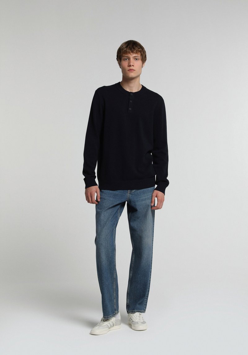 Regular Fit Placket Neck Düz Erkek Lacivert Kazak