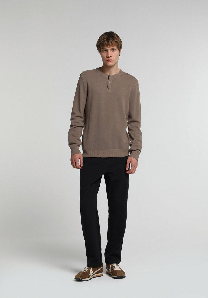 Regular Fit Placket Neck Düz Erkek Kahverengi Kazak