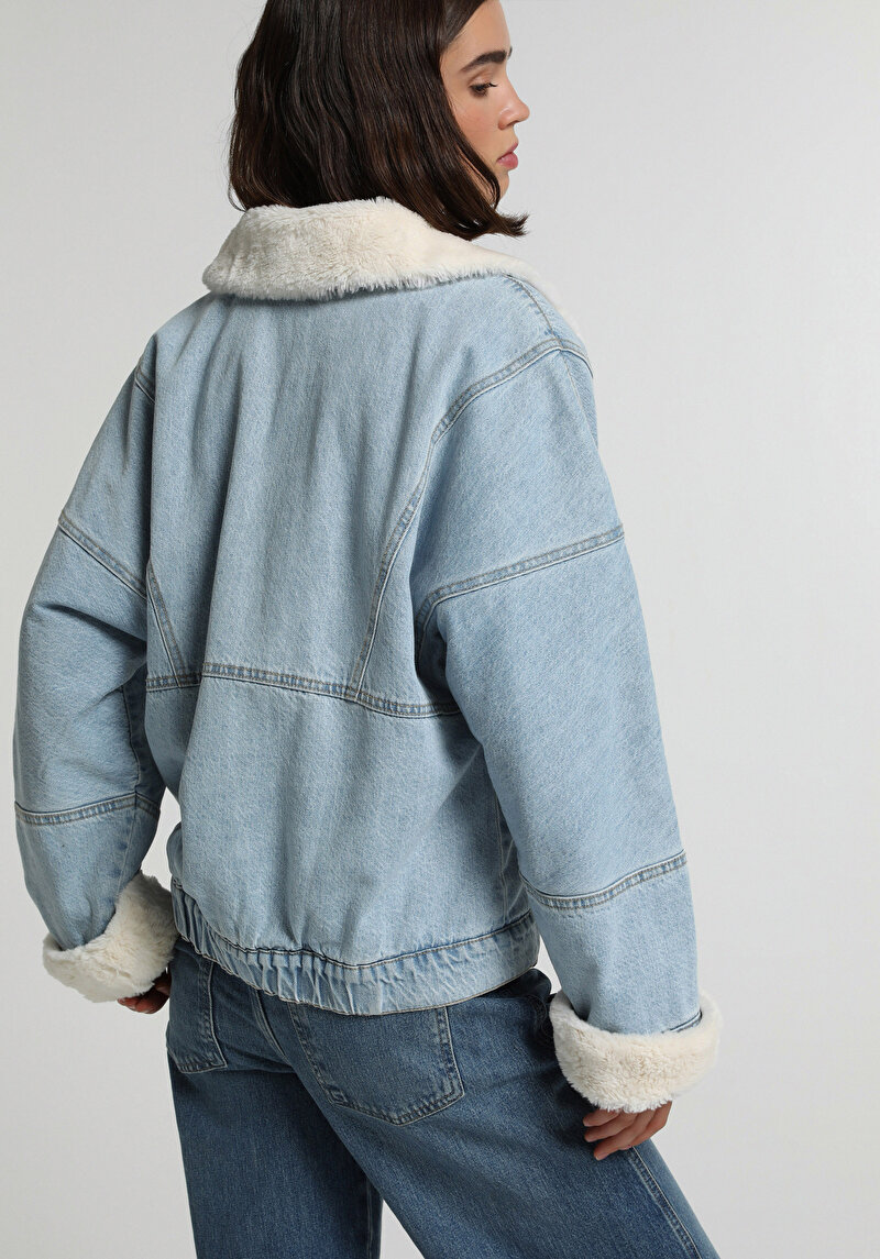 Oversize Fit Düğmeli Astarlı Kürklü Kadın Bleach İndigo Denim Ceket