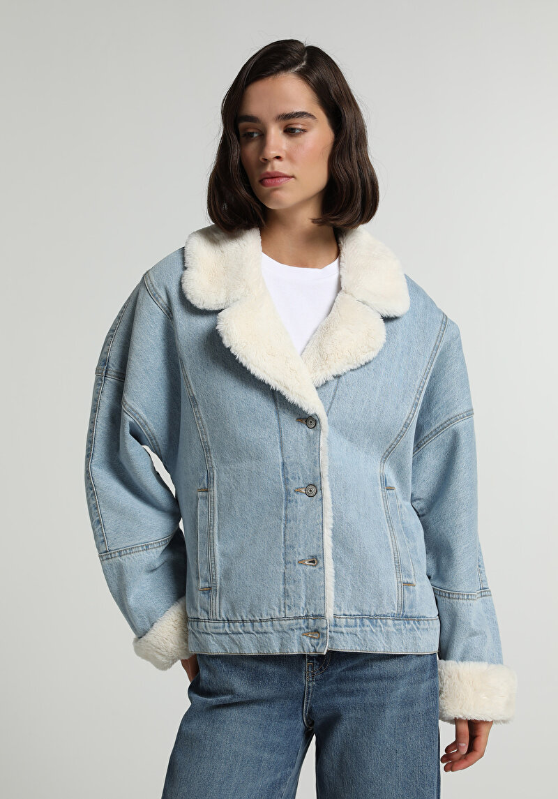 Oversize Fit Düğmeli Astarlı Kürklü Kadın Bleach İndigo Denim Ceket