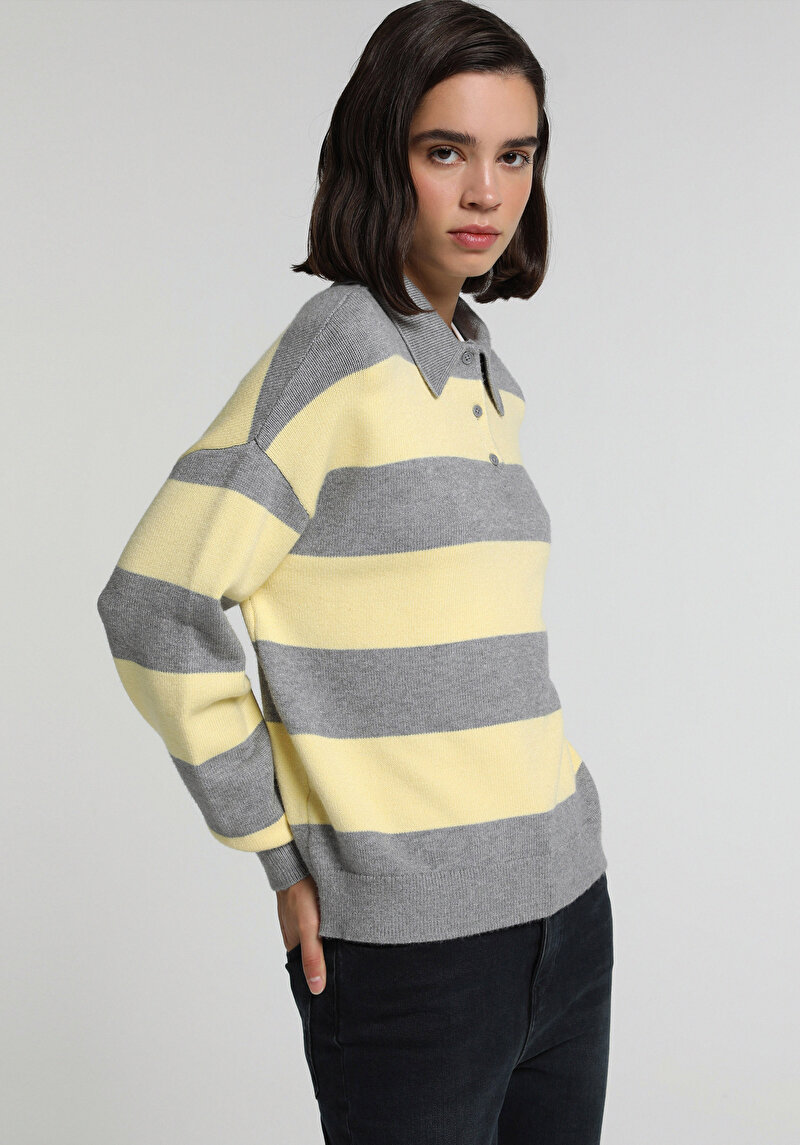Regular Fit Polo Yaka Çizgili Kadın Gri Kazak