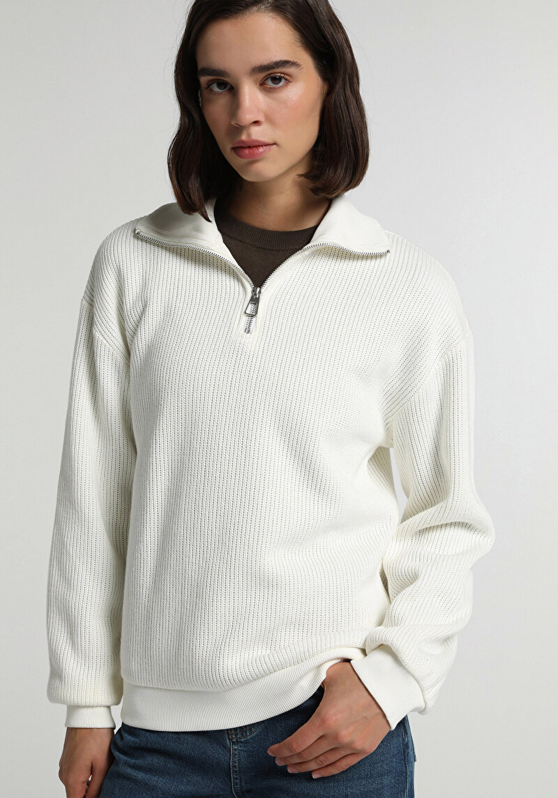Regular Fit Fermuarlı Nakışlı Kadın Ekru Sweatshirt