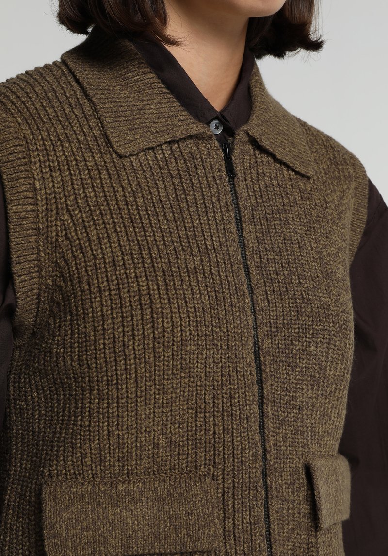 Regular Fit Polo Yaka Düz Kadın Yeşil Hırka