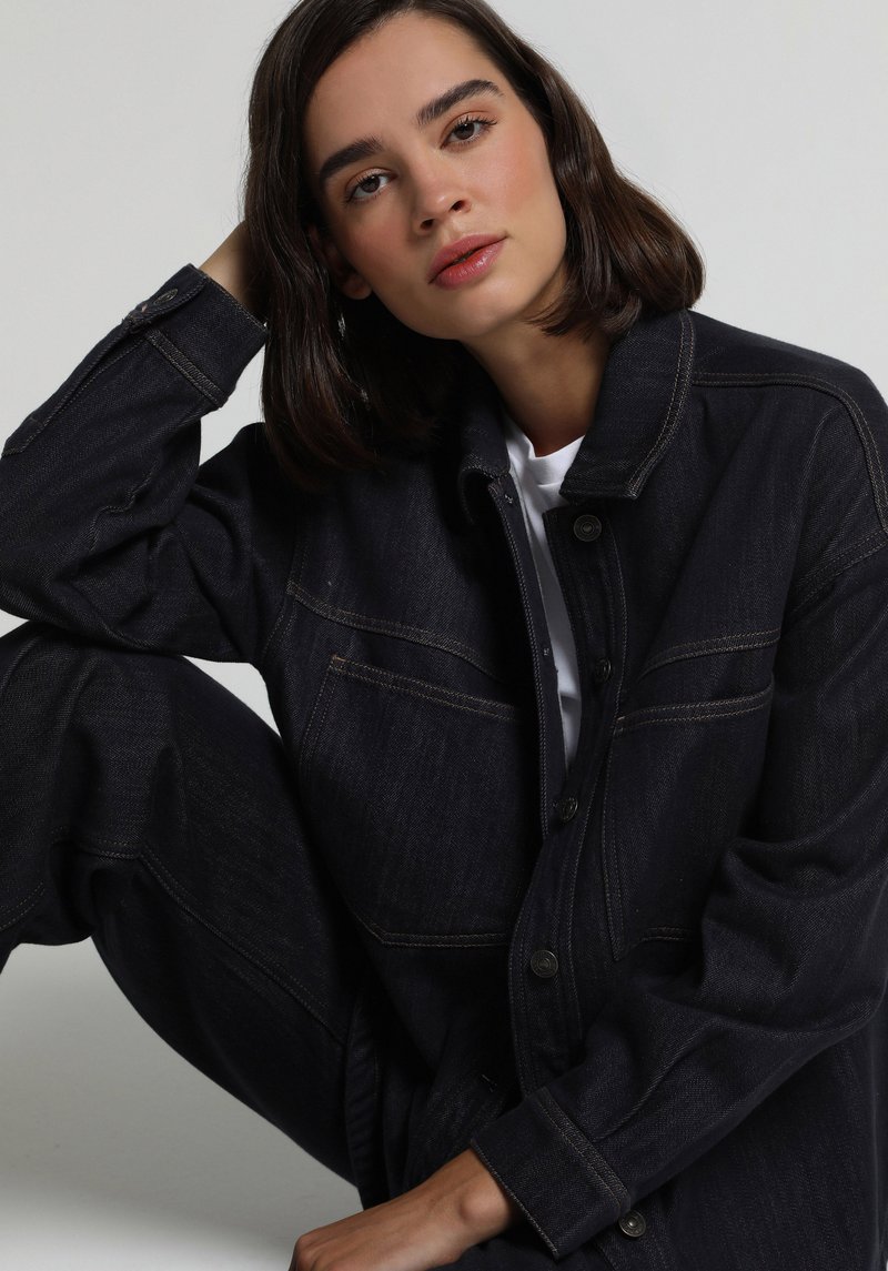 Şardonlu Oversize Fit   Kadın Dark İndigo Denim Shacket
