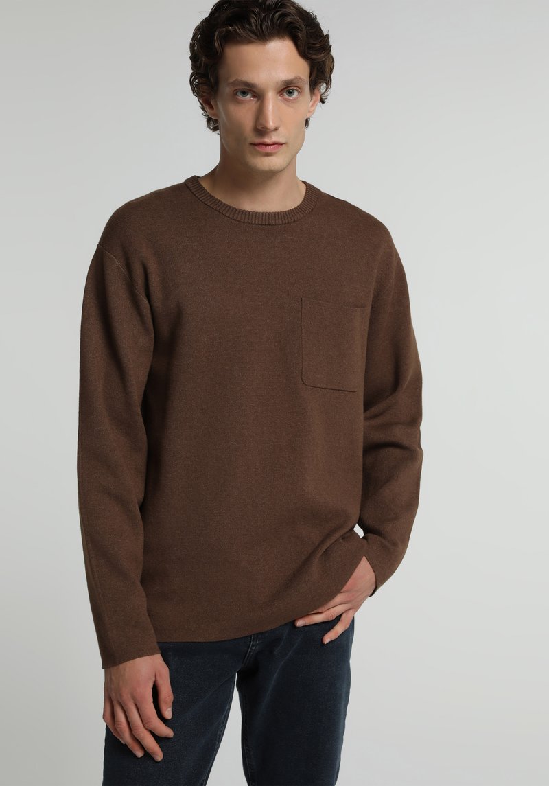 Relaxed Fit Yuvarlak Yaka Jakarlı Erkek Kahverengi Kazak