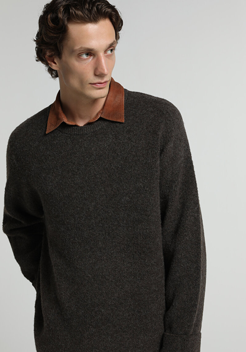Oversize Fit Yuvarlak Yaka Düz Erkek Kahverengi Kazak