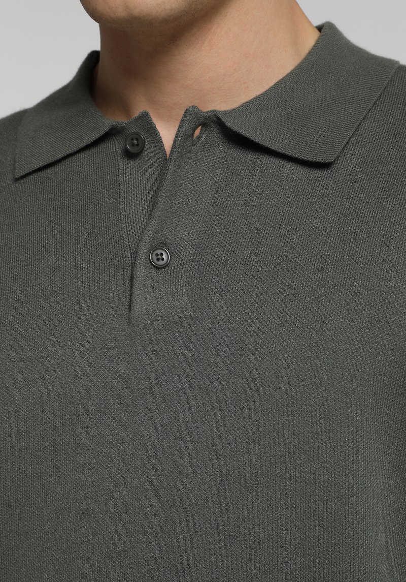 Regular Fit Polo Yaka Jakarlı Erkek Yeşil Kazak