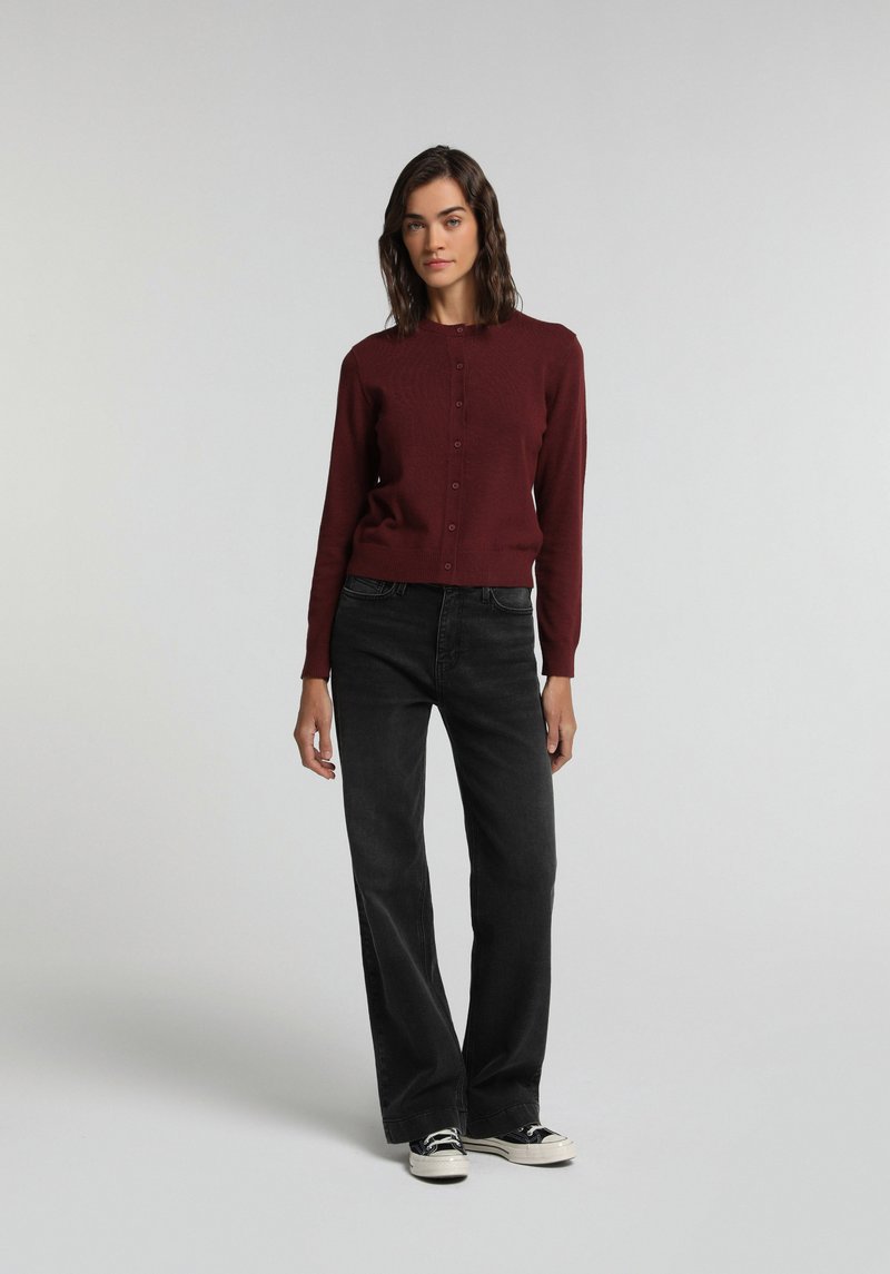Slim Fit Yuvarlak Yaka Düz Kadın Bordo Hırka