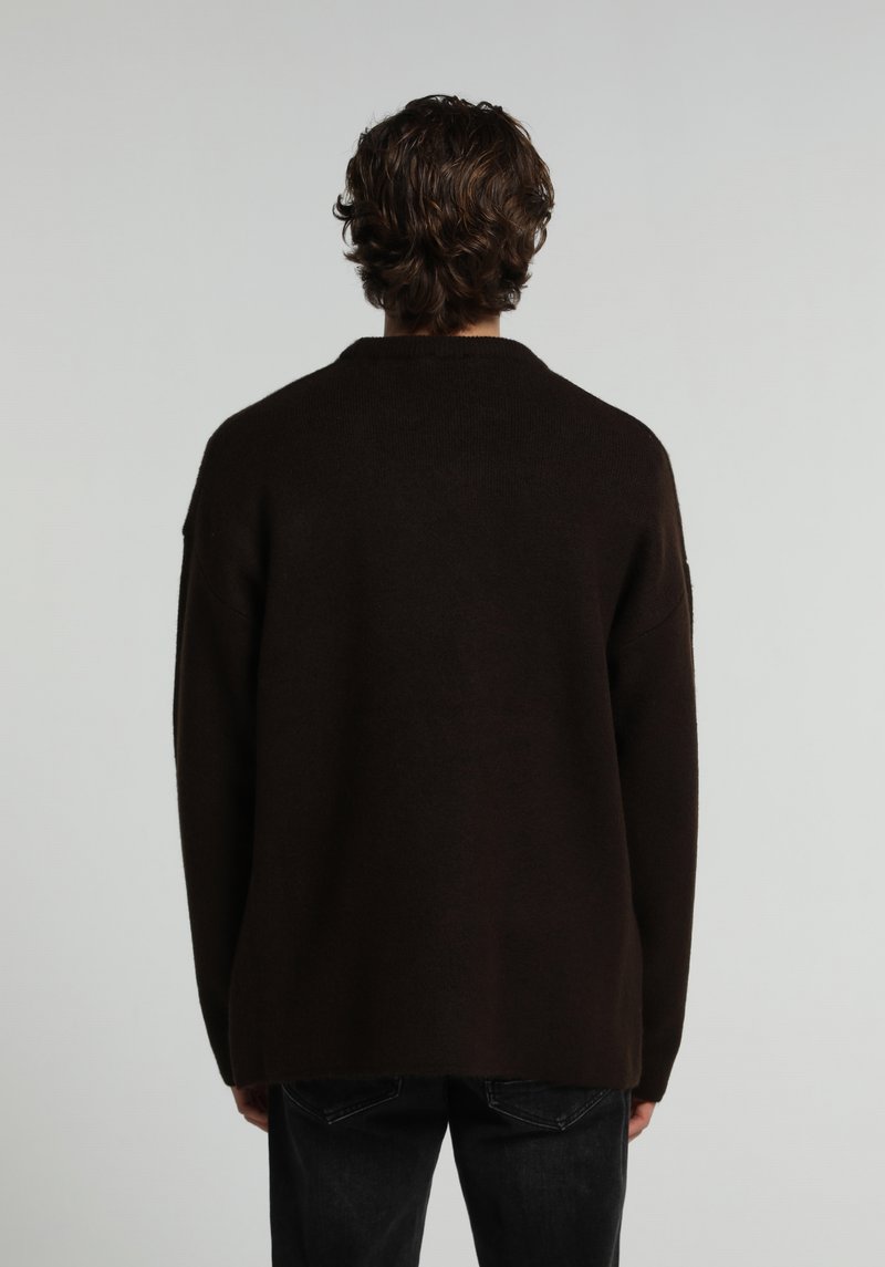 Oversize Fit Yuvarlak Yaka Düz Erkek Kahverengi Kazak