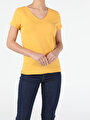 Regular Fit V Yaka Örme Kadın Sarı Kısa Kol Tişört