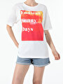 thumb-Comfort Fit Yuvarlak Yaka Baskılı Kadın Örme Beyaz Kısa Kol Tişört