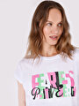 thumb-Regular Fit Yuvarlak Yaka Baskılı Kadın Beyaz Kısa Kol Tişört