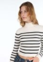 thumb-Slim Fit Yarım Balıkçı Yaka Çizgili Kadın Beyaz Kazak