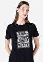 thumb-Regular Fit Yuvarlak Yaka Baskılı Kadın Siyah Kısa Kol Tişört