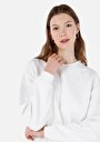 thumb-Regular Fit Yuvarlak Yaka Jakarlı Kadın Beyaz Sweatshirt