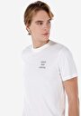 thumb-Regular Fit Yuvarlak Yaka Düz Erkek Beyaz Yazı Baskılı Kısa Kol Tişört