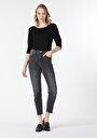slim-fit-orta-bel-daralan-paca-kadin-denim-jean-pantolon