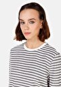 thumb-Regular Fit Yuvarlak Yaka Çizgili Kadın Beyaz Uzun Kol Tişört