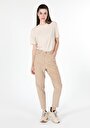 baggy-fit-yuksel-bel-duz-paca-kadin-bej-pantolon