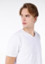 thumb-Regular Fit V Yaka Düz Erkek Beyaz Kısa Kol Tişört