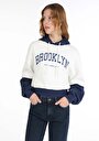 thumb-Regular Fit Kapüşonlu Baskılı Kadın Beyaz Sweatshirt