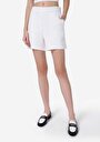 thumb-Slim Fit Düşük Bel Düz Kadın Beyaz Şort